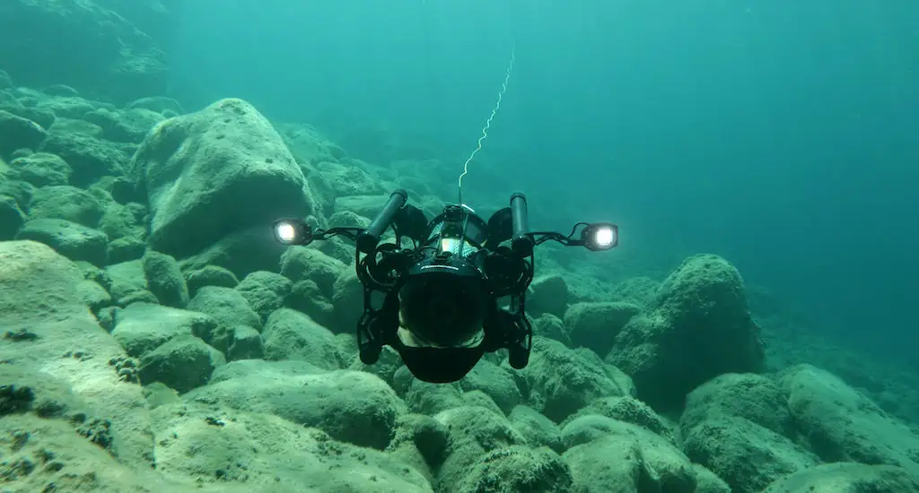 Revolutionary-Underwater-Drones-Exploring-Ocean-Depths-Efficiently